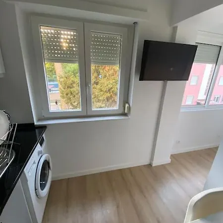 Carcavelos 5 Bedrooms Serviced Lejlighed
