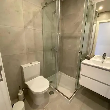 Carcavelos 5 Bedrooms Serviced Lejlighed *